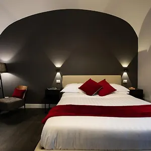 2* Pensión Lungotevere Ripa